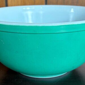 Vintage Pryrex Primary Green Mixing Nesting Bowl Model #403 2 1/2 qt.